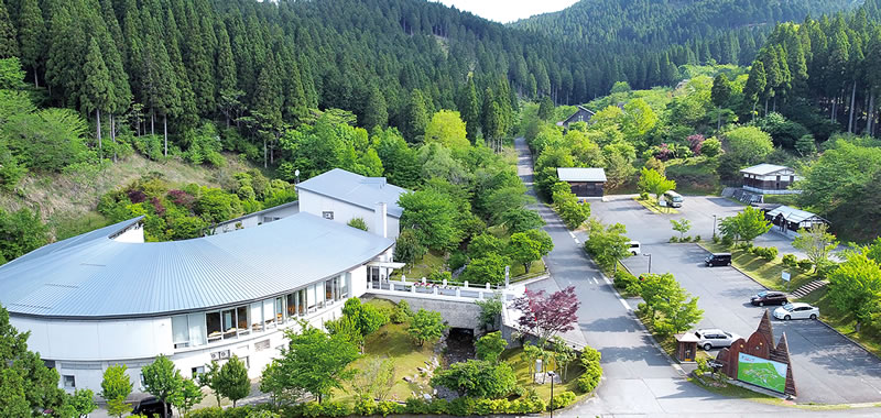フォレストステーション波賀の全景