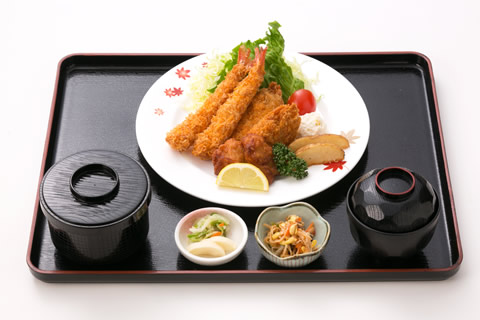 ミックスフライ定食