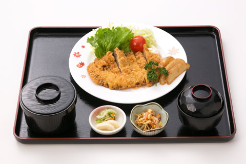 鹿肉メンチカツ定食